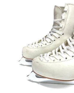 Edea OVERTURE Ice Skates With MK Blades Professional- Size 230 Only (Used) 7 Edea OVERTURE Ice Skates With MK Blades Professional- Size 230 Only (Used) -Figure Skating Shop IMG 9406 60653.1666201741